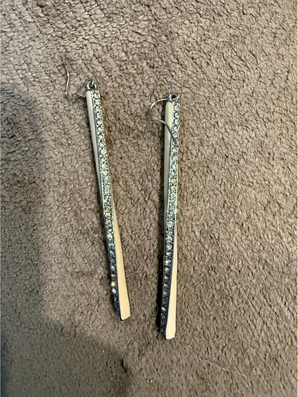 Long Twisted Bar Dangle Earrings Cream Enamel Rhinestone Silver Tone Linear Drop